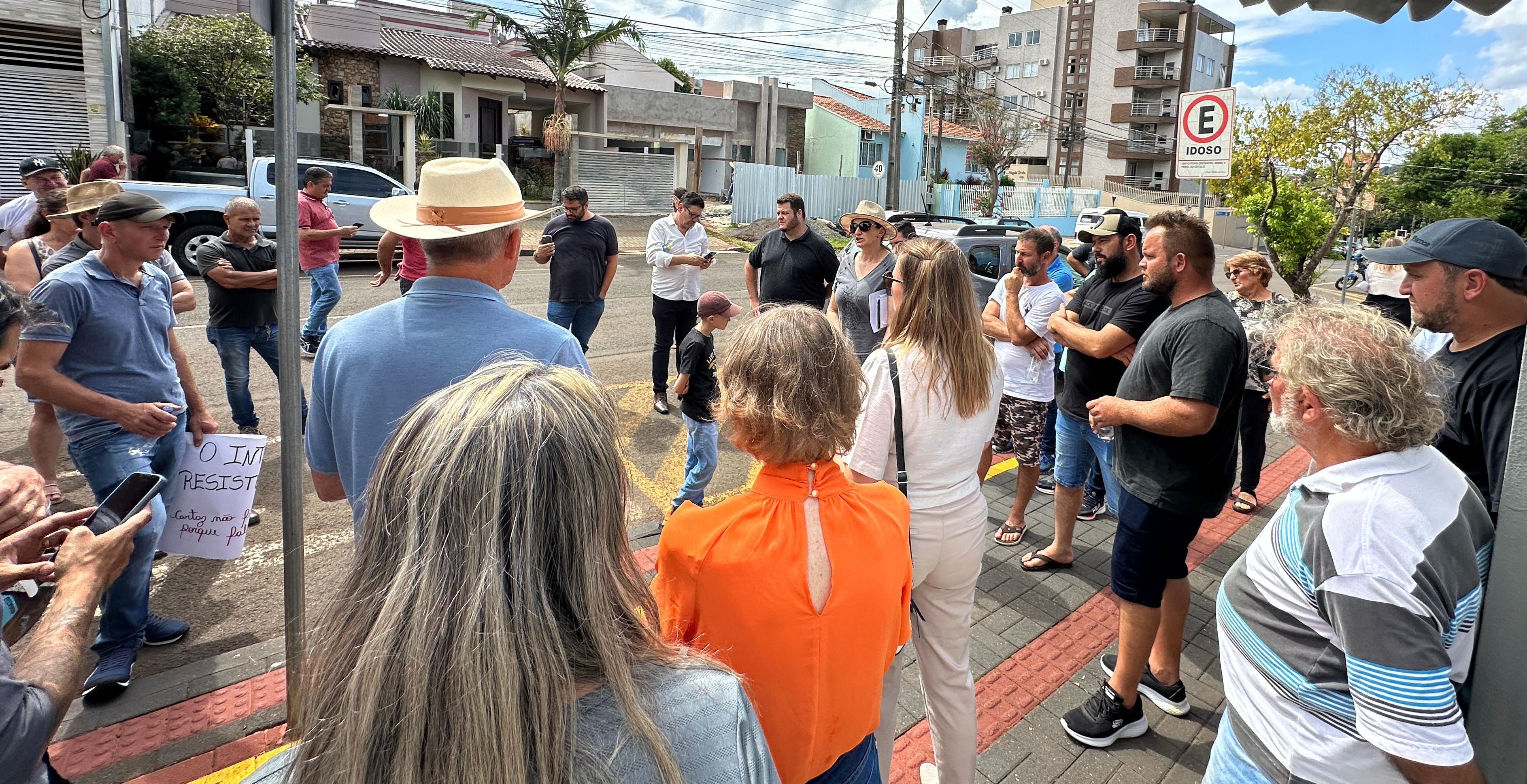 Câmara apoia pleito de agricultores na Copel 