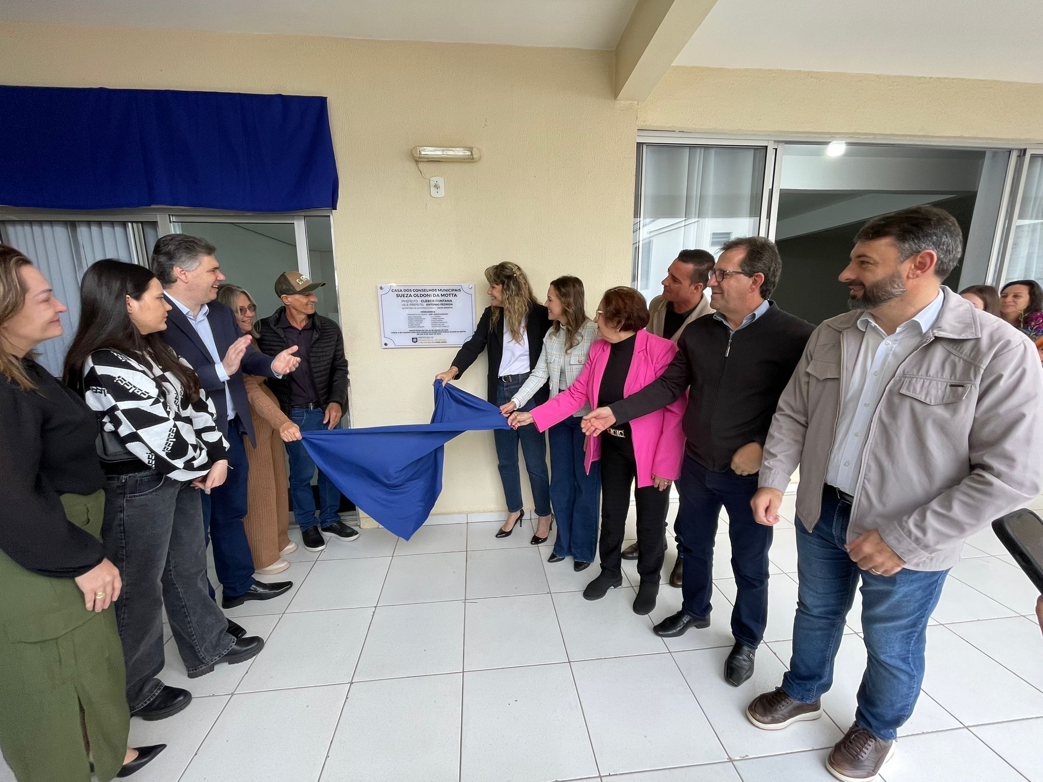 CASA DOS CONSELHOS É NOMEADA SUEZA OLDONI DA MOTTA, EM HOMENAGEM À SERVIDORA DO MUNICÍPIO
