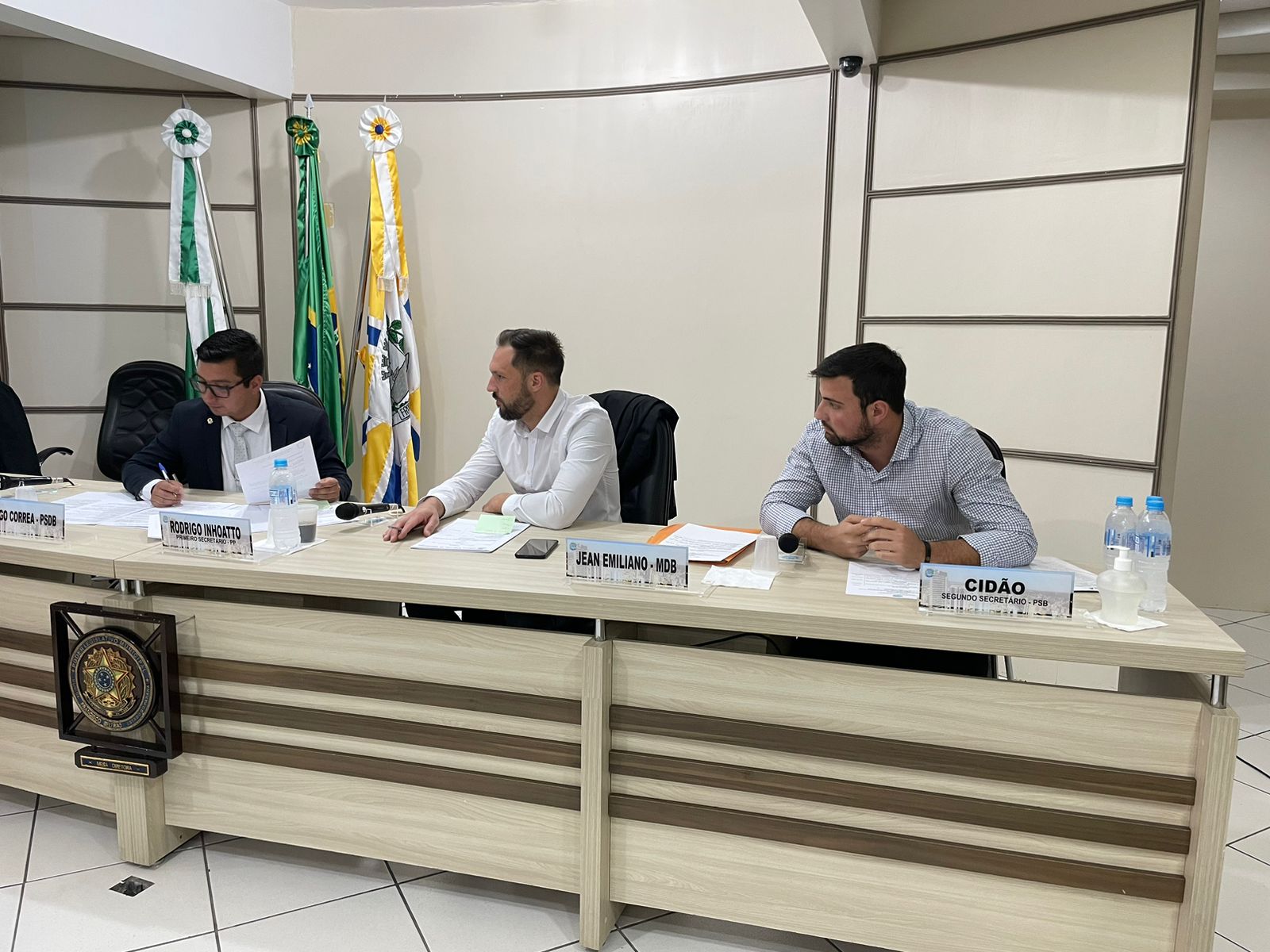 COMISSÃO DE REDAÇÃO E JUSTIÇA SE REÚNE PARA ANÁLISE E DELIBERAÇÃO DE PROJETOS