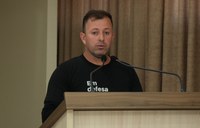 Líder sindical dos professores na Tribuna da Câmara
