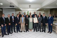 ELCIO TOMAZONI RECEBE TÍTULO DE CIDADÃO HONORÁRIO DE FRANCISCO BELTRÃO