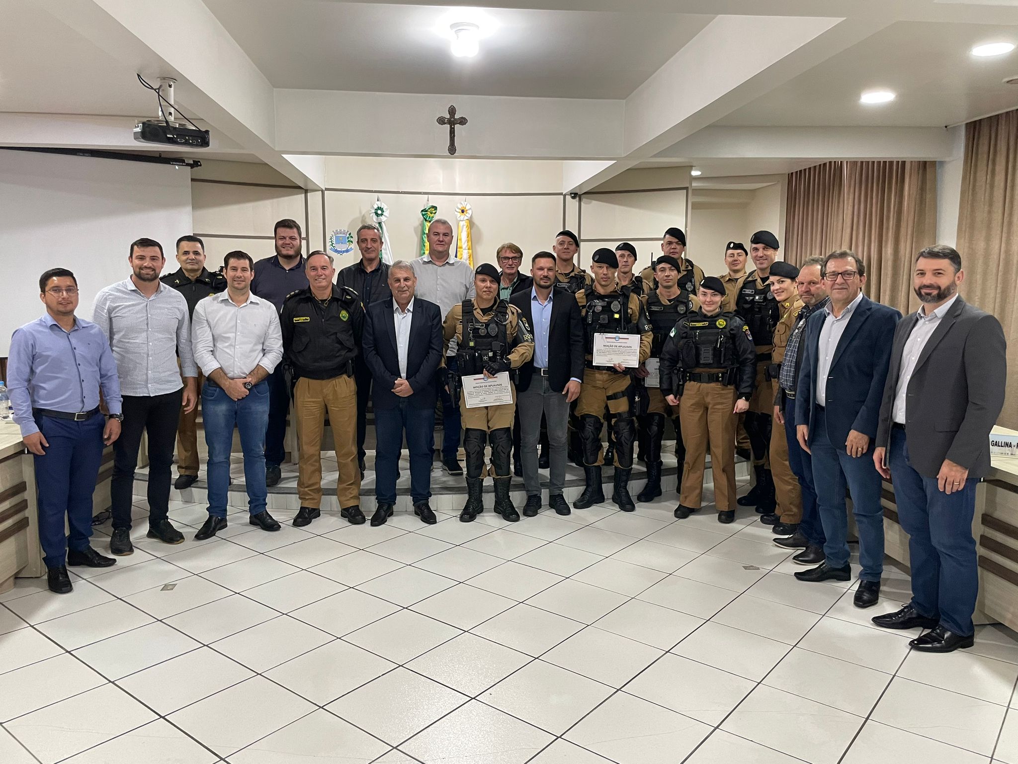 EQUIPE ROCAM DO 21º BPM RECEBE HOMENAGEM DA CÂMARA