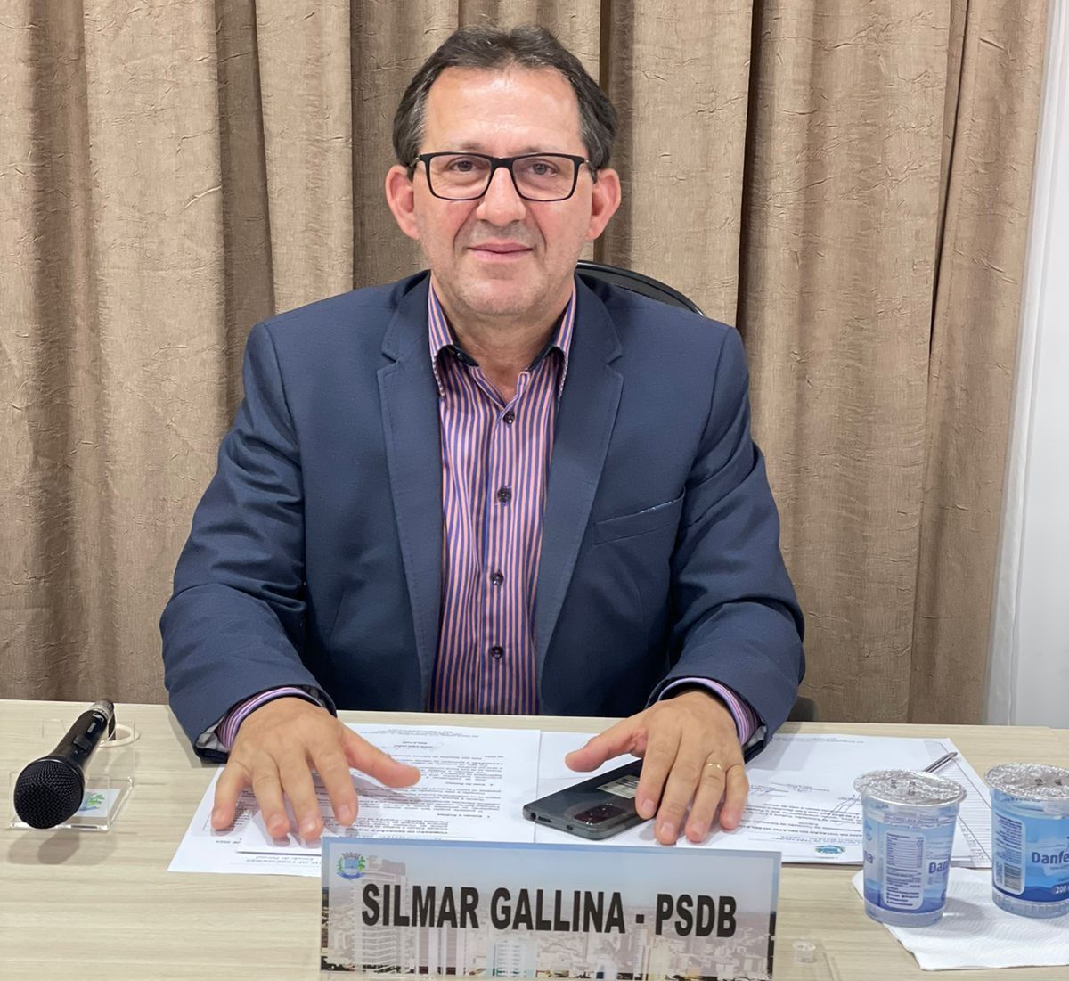 GALLINA PLEITEIA OBRA PARA CIDADE E RECURSO PARA EDUCAÇÃO