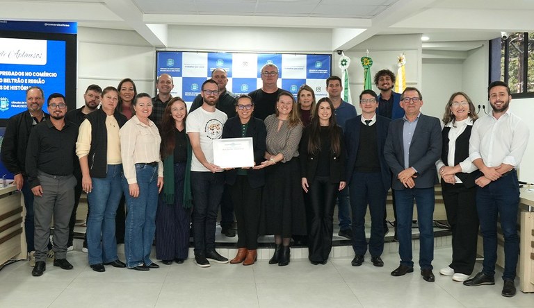 Homenagem ao Sindicato dos Comerciários 