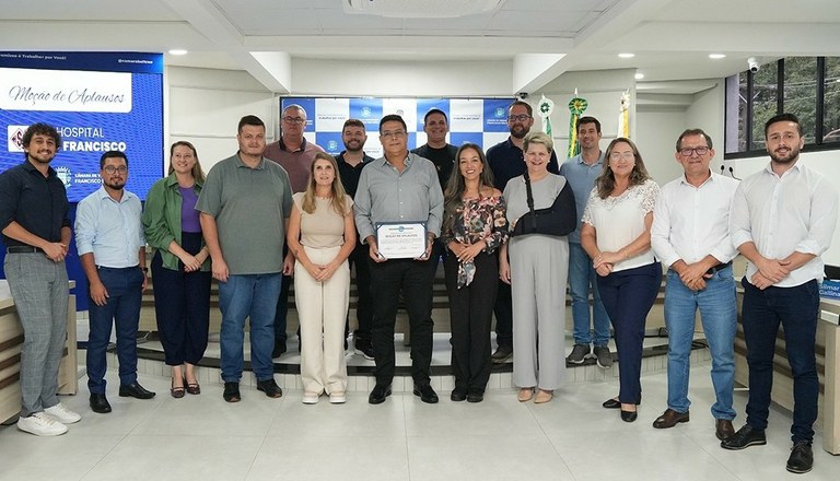 Hospital São Francisco recebe Moção de Aplausos 