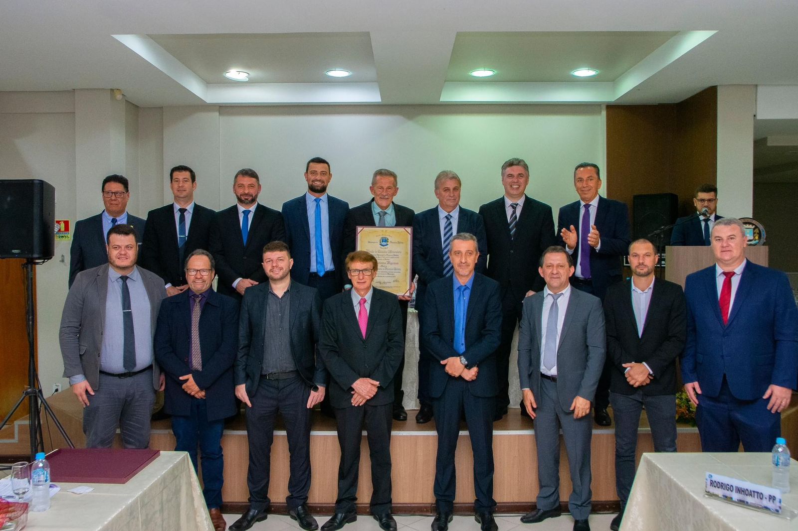 IVO PEGORARO RECEBE TÍTULO DE CIDADÃO HONORÁRIO DE FRANCISCO BELTRÃO