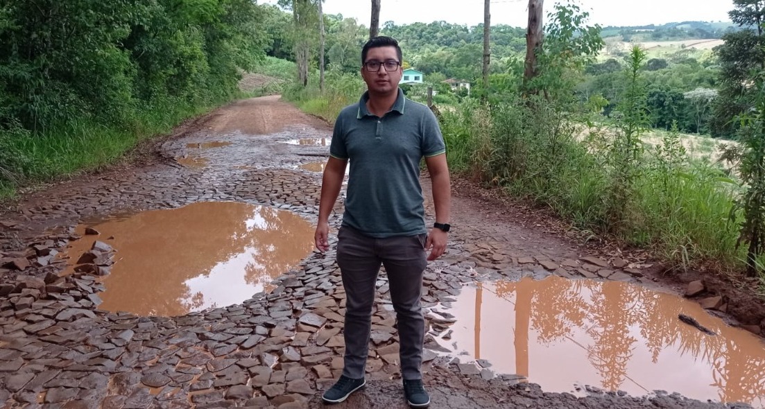 MORADORES DE PONTE NOVA DO COTEGIPE COBRAM AGILIDADE EM OBRA DE ASFALTAMENTO