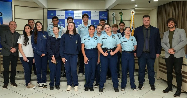 Parlamento Jovem realiza a primeira Sessão 