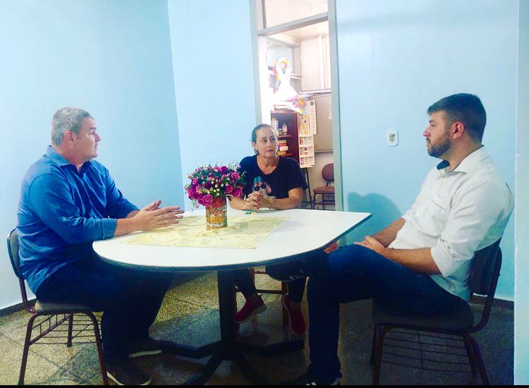 PEDRO E FERNANDO VISITAM CMAEM DE BELTRÃO
