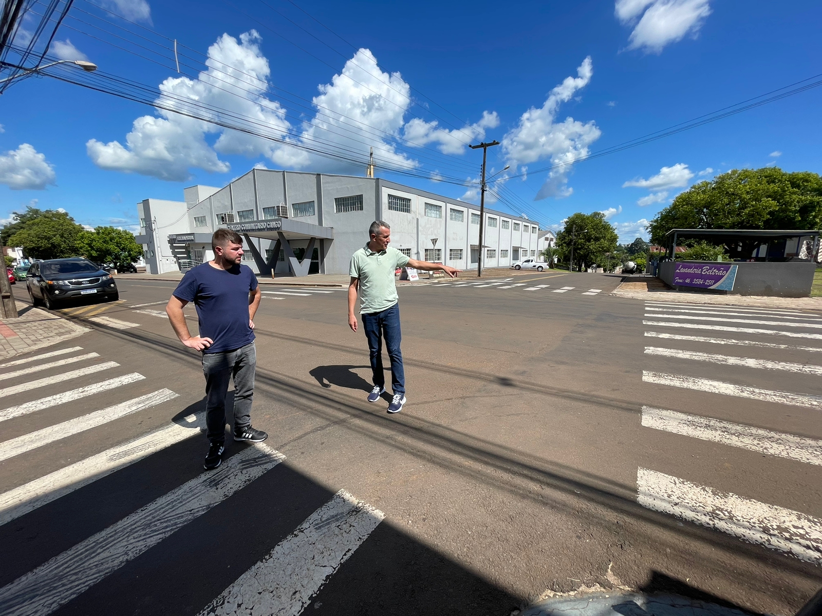 PEDRO E OBERDAN VISITAM CRUZAMENTOS COMPLICADOS NA CIDADE