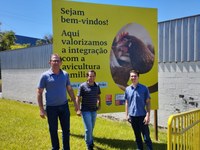 SILMAR VISITA EMPRESA DO AGRONEGÓCIO EM BELTRÃO