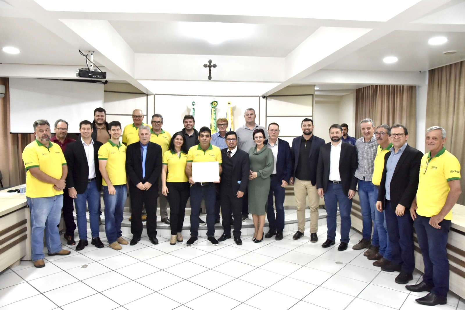 SOCIEDADE RURAL DE FRANCISCO BELTRÃO RECEBE HOMENAGEM DA CÂMARA DE VEREADORES