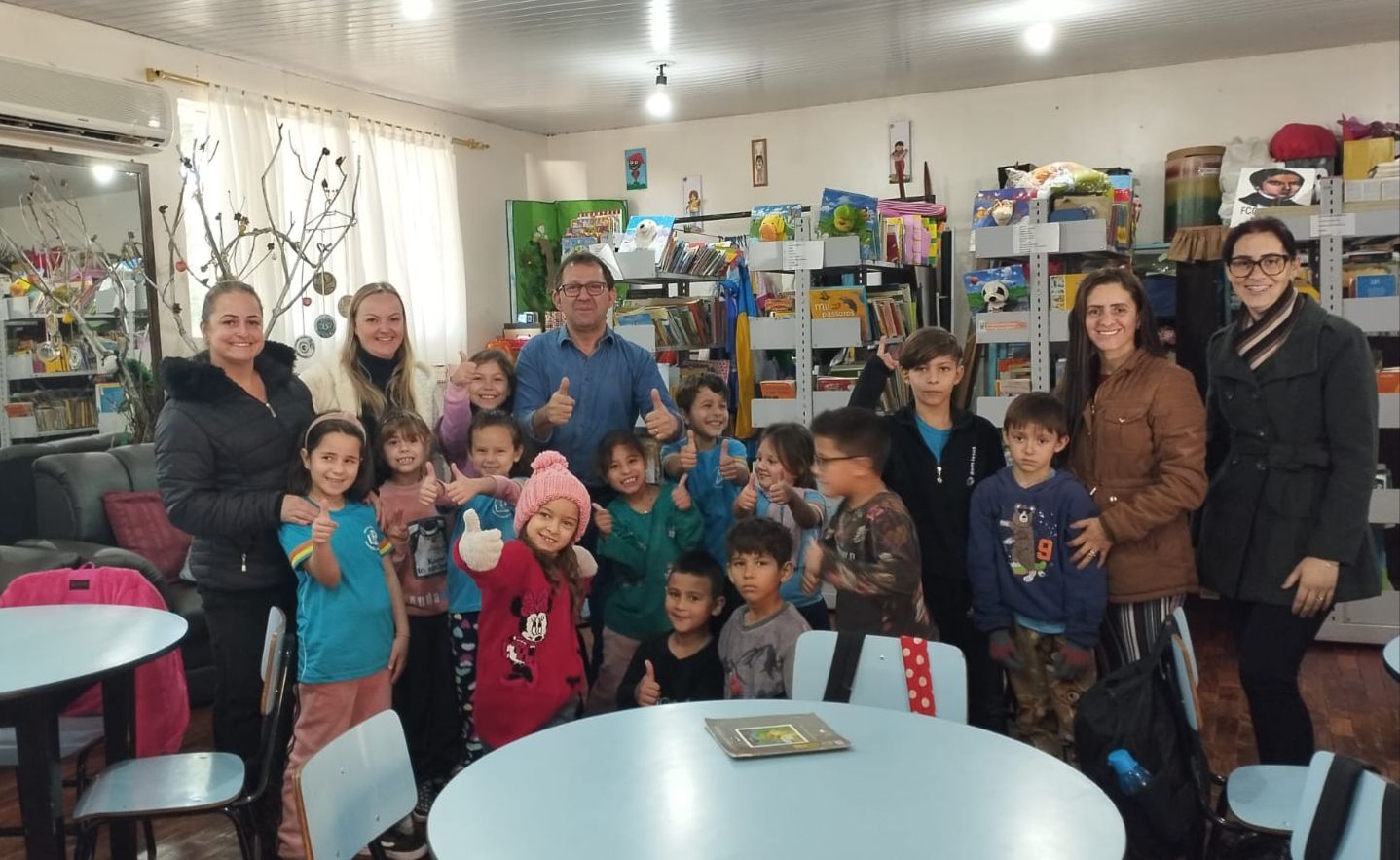 VEREADOR SILMAR GALLINA VISITA ESCOLA NO NOVO MUNDO