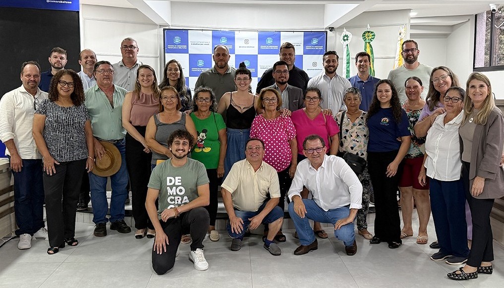 Vereadores conhecem Horta Comunitária Amarbem 