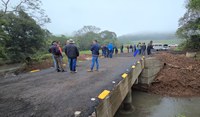 Vereadores prestigiam inauguração de ponte 