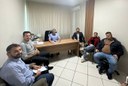 VEREADORES SE REÚNEM COM SINDICATO DOS PROFESSORES VEREADORES SE REÚNEM COM SINDICATO DOS PROFESSORES