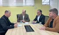 Vereadores visitam secretário de Inovação 
